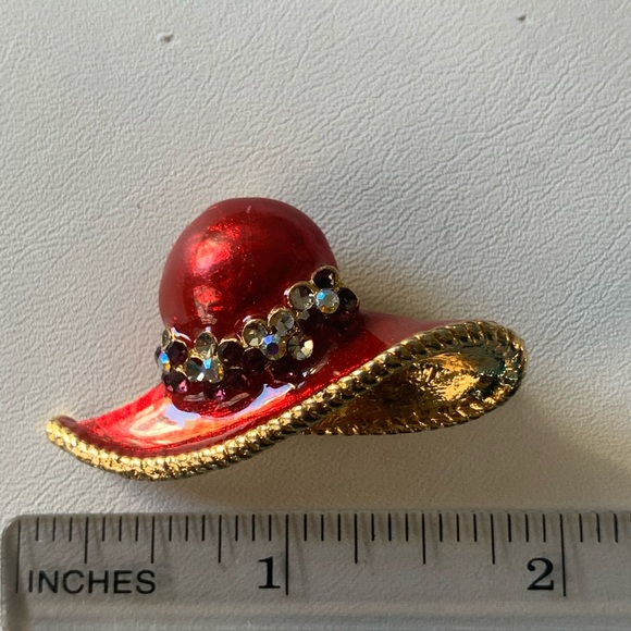 Red Hat enamel brooch pin pendant - Picture 7 of 11